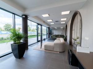 Pronájem obchodního prostoru, Praha - Holešovice, Argentinská, 151 m2