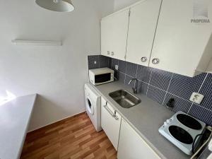 Pronájem bytu 1+kk, Brno, Brožíkova, 23 m2