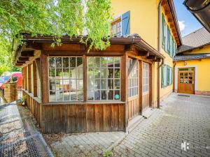 Pronájem atypického bytu, Květnice, Na Ladech, 110 m2