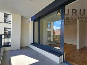 Pronájem bytu 1+kk, Praha - Nusle, Bělehradská, 42 m2