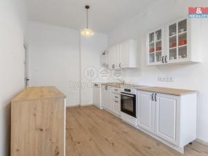 Prodej rodinného domu, Paskov, Komenského nábřeží, 200 m2