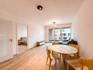 Pronájem bytu 2+kk, Praha - Hloubětín, Domalípova, 59 m2