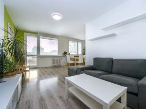 Pronájem bytu 3+kk, Praha - Kobylisy, Mirovická, 68 m2