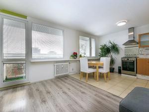 Pronájem bytu 3+kk, Praha - Kobylisy, Mirovická, 68 m2