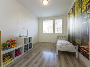 Pronájem bytu 3+kk, Praha - Kobylisy, Mirovická, 68 m2