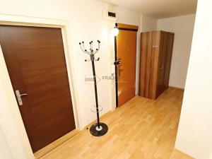 Prodej bytu 3+kk, Praha - Řepy, Nevanova, 68 m2