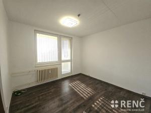Prodej bytu 3+1, Hodonín, nám. Osvobození, 69 m2