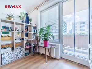 Prodej bytu 1+kk, Praha - Černý Most, Dobrovolného, 32 m2