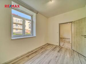 Pronájem bytu 2+kk, Milovice, Slepá, 38 m2