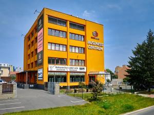 Pronájem kanceláře, Praha - Čakovice, Kostelecká, 21 m2