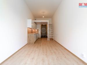 Pronájem bytu 1+kk, Praha, Českobrodská, 36 m2