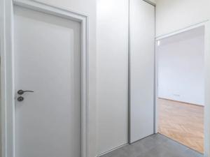 Pronájem bytu 2+kk, Praha - Vršovice, Kišiněvská, 48 m2