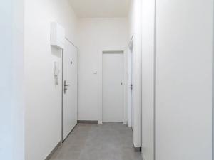 Pronájem bytu 2+kk, Praha - Vršovice, Kišiněvská, 48 m2