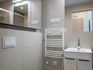 Pronájem rodinného domu, Praha - Březiněves, Na poli, 150 m2