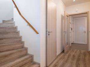 Pronájem rodinného domu, Praha - Březiněves, Na poli, 150 m2