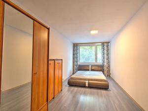 Pronájem bytu 3+1, Praha - Břevnov, Sartoriova, 129 m2