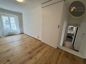 Pronájem bytu 4+kk, Praha - Vršovice, Charkovská, 74 m2