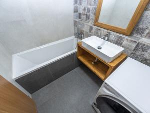 Pronájem bytu 4+kk, Praha - Hlubočepy, Voskovcova, 104 m2