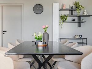 Prodej bytu 5+kk, Praha - Hostavice, Českobrodská, 119 m2