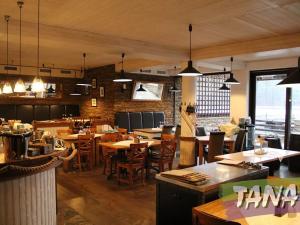 Prodej restaurace, Doksy, Přístavní, 290 m2