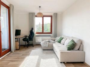 Pronájem bytu 3+1, Praha - Dejvice, Na Šťáhlavce, 70 m2