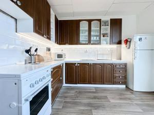 Pronájem bytu 3+1, Praha - Dejvice, Na Šťáhlavce, 70 m2