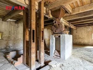 Prodej zemědělské usedlosti, Počedělice, 2500 m2