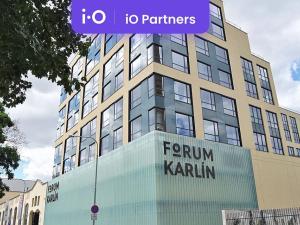 Pronájem kanceláře, Praha - Karlín, Pernerova, 879 m2