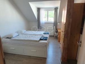 Pronájem atypického bytu, Praha, Zborovská, 114 m2