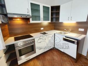 Pronájem bytu 2+1, České Budějovice, 75 m2