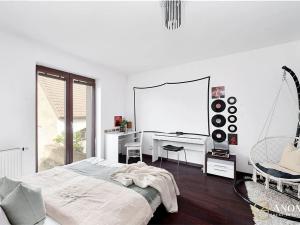 Prodej rodinného domu, Praha - Dolní Počernice, Bakurinova, 395 m2