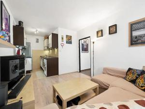 Prodej bytu 2+kk, Praha - Kobylisy, Frýdlantská, 45 m2