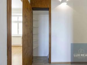 Prodej bytu 3+1, Znojmo, Jarošova, 78 m2