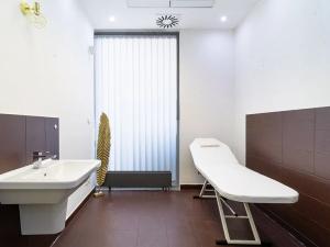 Pronájem obchodního prostoru, Praha - Karlín, Křižíkova, 10 m2