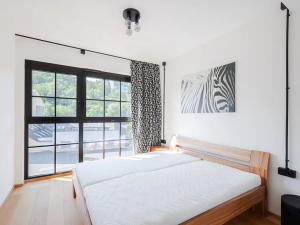 Pronájem bytu 2+kk, Praha - Radlice, Pechlátova, 60 m2