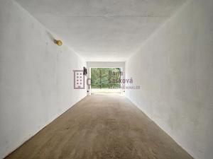 Pronájem garáže, Jindřichův Hradec, sídliště Vajgar, 18 m2