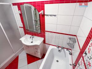 Prodej bytu 4+1, Opava - Kateřinky, Černá, 80 m2