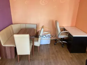 Prodej bytu 3+1, Praha - Újezd nad Lesy, Malešovská, 74 m2
