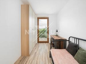 Prodej rodinného domu, Králův Dvůr, Na Vinohradech, 103 m2