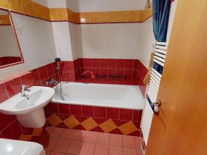 Pronájem bytu 2+kk, Praha - Suchdol, Suchdolské náměstí, 59 m2