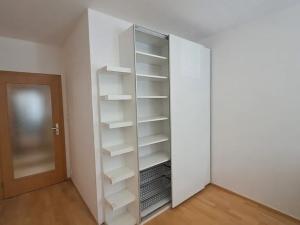 Pronájem bytu 2+kk, Praha - Libeň, Kovanecká, 56 m2