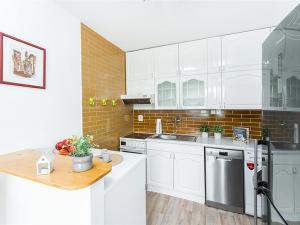 Pronájem bytu 3+kk, Praha, Tobrucká, 70 m2
