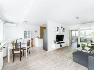 Pronájem bytu 3+kk, Praha, Tobrucká, 70 m2