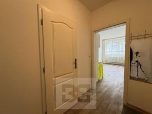 Pronájem bytu 1+kk, Praha - Smíchov, 30 m2