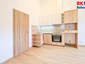 Pronájem bytu 1+kk, Český Brod, nám. Arnošta z Pardubic, 30 m2