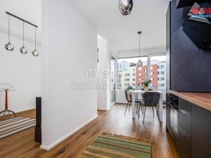 Prodej bytu 1+kk, Praha, Holečkova, 42 m2