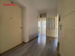 Pronájem bytu 2+kk, Praha - Holešovice, Farského, 51 m2