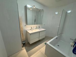 Pronájem bytu 2+kk, Ostrava, Sadová, 84 m2