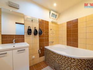 Prodej bytu 2+1, Aš, U Nádraží, 62 m2
