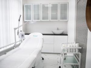 Prodej obchodního prostoru, Praha - Strašnice, Zvěřinova, 34 m2